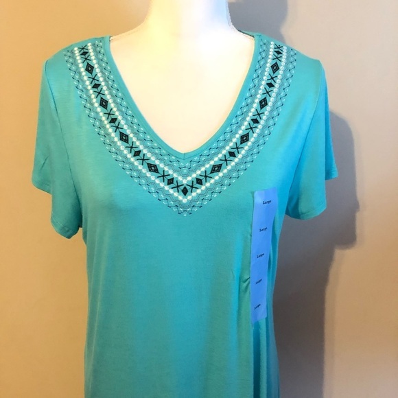 ⭐️Design History Embroidered Missy Dress - Picture 2 of 5